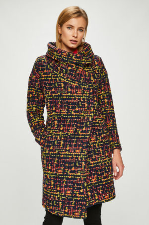 Palton de iarna gros si calduros din material cu imprimeuri si cusaturi decorative Answear Femifesto