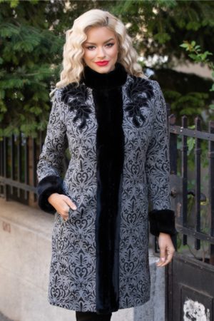 Palton de lux gri elegant de iarna deosebit de stilat cu insertii cu blanita si broderie LaDonna