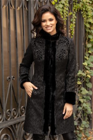 Palton de lux negru elegant de iarna deosebit de stilat cu insertii cu blanita si broderie LaDonna